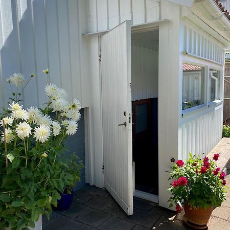 Accommodation For 2 In The Center City Of Lysekil Exterior photo