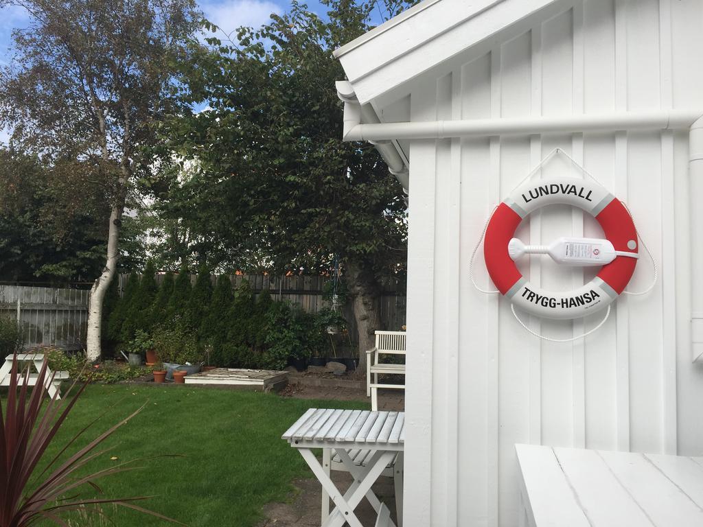 Accommodation For 2 In The Center City Of Lysekil Exterior photo